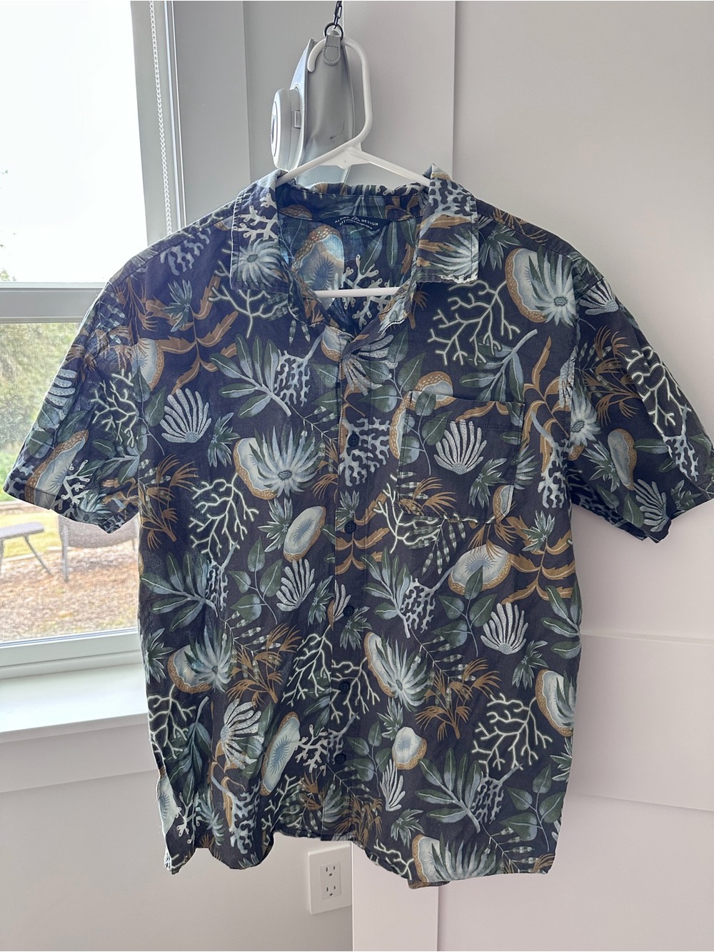 Alpine Design Navy Short-Sleeve Tropical Print Button-Down Shirt